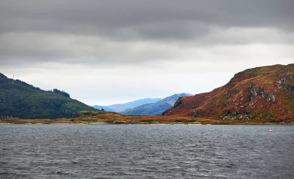 Blick Vom Wasser Auf Die Felsige Küste Von Kyles Bute — Stockfoto