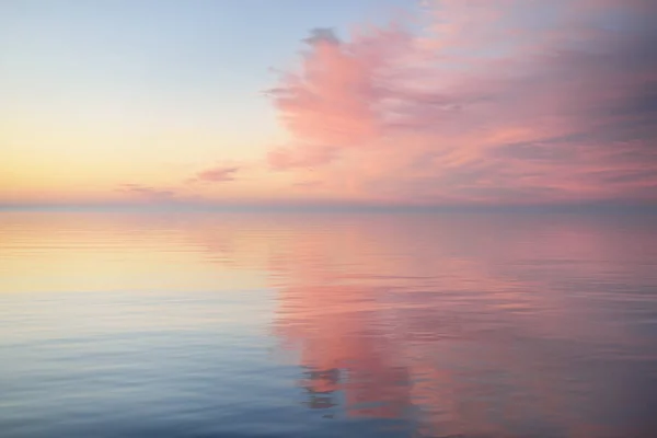 Baltic Sea Rain Sunset Dramatic Sky Glowing Pink Clouds Symmetry — Stock Photo, Image