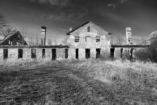 Vecchia Casa Pietra Tradizionale Abbandonata Palazzo Senza Tetto Primo Piano — Foto Stock