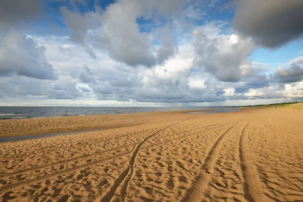 Blue Sky Lots Cumulus Clouds Baltic Sea Thunderstorm Sunset Human — Stock Photo, Image