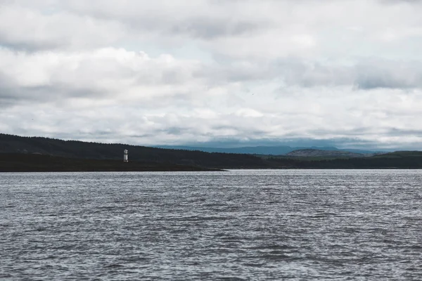 Vista Panorámica Las Costas Rocosas Tarbert Bajo Cielo Dramático Faro — Foto de Stock