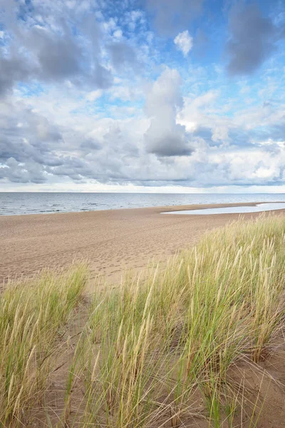 Blauer Himmel Mit Vielen Kumuluswolken Über Der Ostsee Nach Einem — Stockfoto