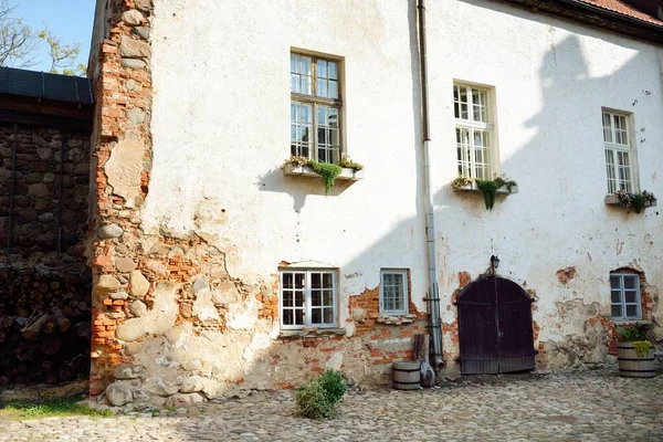 Exterior Del Castillo Dundaga Hermoso Jardín Verano Elementos Decorativos Flores — Foto de Stock