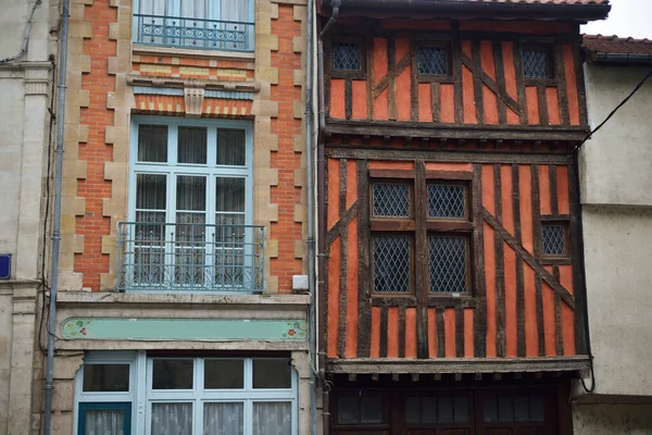 Zewnątrz Starego Tradycyjnego Budynku Północna Francja Europa Zbliżenie Cian Okien — Zdjęcie stockowe