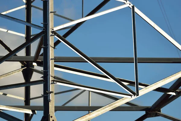 Línea Energía Eléctrica Contra Cielo Azul Claro Primer Plano Concepto —  Fotos de Stock