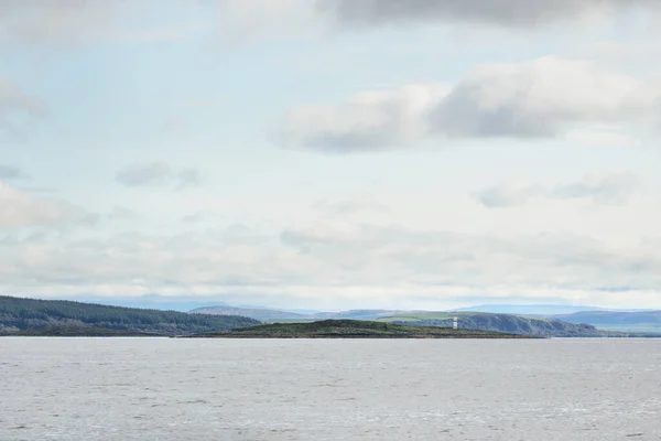 바다에서 바위가 강기슭의 파노라마같은 구름처럼 Gare Loch Firth Clyde Scotland — 스톡 사진
