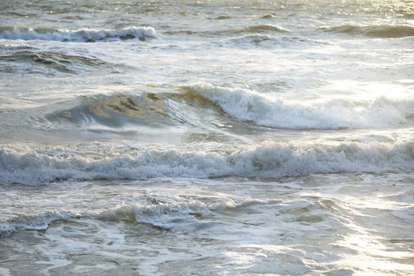 Ostsee Nach Einem Gewitter Bei Sonnenuntergang Ventspils Lettland Wellen Und — Stockfoto