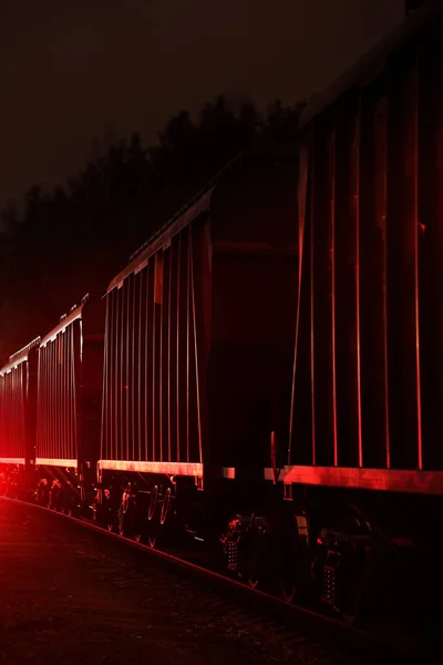 Großer Güterzug Mit Gütern Die Nachts Das Terminal Verlassen Waggons — Stockfoto