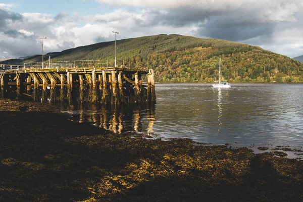 Segelboot Vor Anker Der Nähe Der Küste Von Loch Fyne — Stockfoto