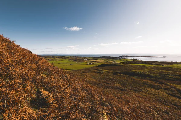 Panoramablick Auf Die Täler Hügel Und Felsigen Küsten Der Insel — Stockfoto