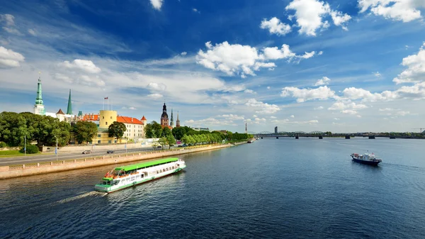 Riga embankment and river ships — Stock Photo, Image