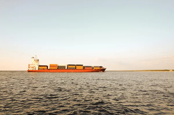 Cargo ship sailing — Stock Photo, Image