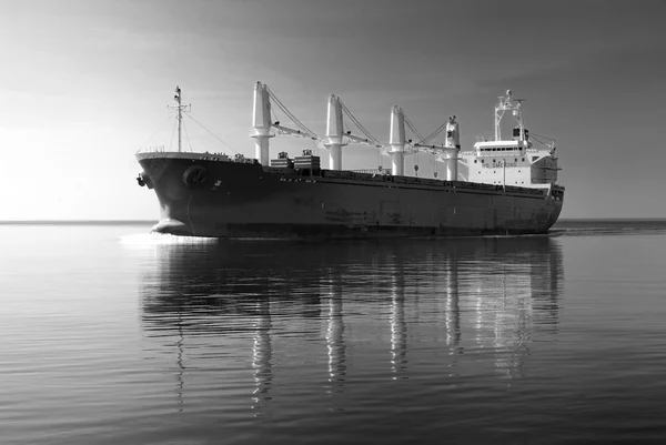 Cargo ship sailing — Stock Photo, Image