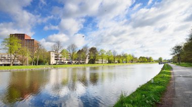 Kanal yüzey Leiden sakin