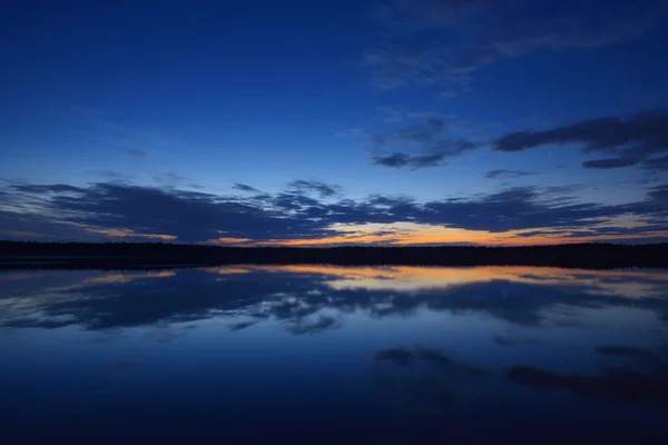 Захід сонця на Лісове озеро — стокове фото