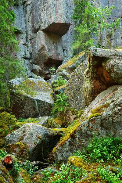 Granito rochas na Finlândia — Fotografia de Stock