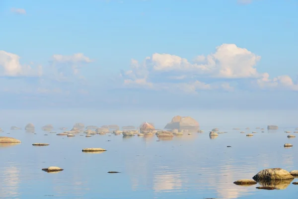 Rocce sulla costa di Kasmu — Foto Stock