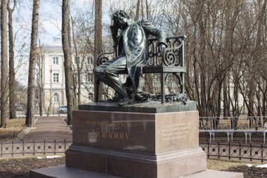 Aleksandr Puşkin anıt. Tsarskoye Selo.