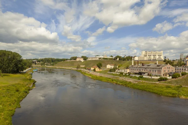 Blick auf das historische Zentrum von Grodno und neman River. Weißrussland — Stockfoto