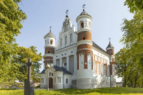 Церковь Рождества Пресвятой Богородицы. Мурованка. Беларусь . — стоковое фото