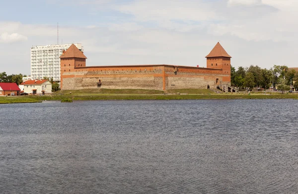 Göl Gediminas kaleden görünümü. Lida. Belarus. — Stok fotoğraf