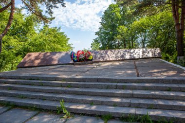 1921 Kronstadt ayaklanması ve Büyük Vatanseverlik Savaşı sırasında iç savaşta ölen Kızıl Ordu ve Deniz Kuvvetleri askerlerinin anısına. 