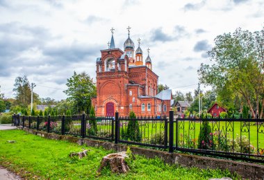 Tanrı 'nın Annesi Kazan Simgesi Kilisesi. Chudovo şehri. Novgorod bölgesi. Çekim tarihi 12 Eylül 2020