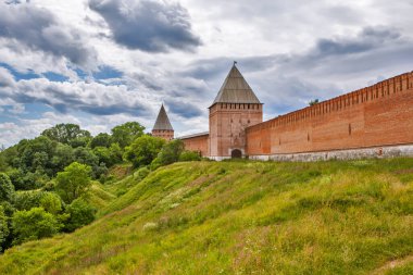 Pozdnyakov ve Veselukh 'un kuleleri. Smolensk 'te. Rusya