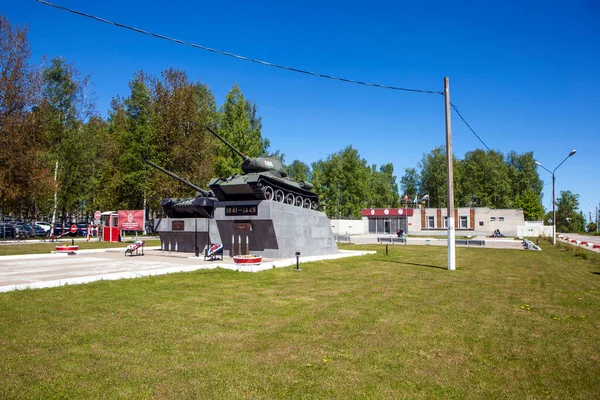 Monumento Tanques Militares Luz Solar Brilhante — Fotografia de Stock