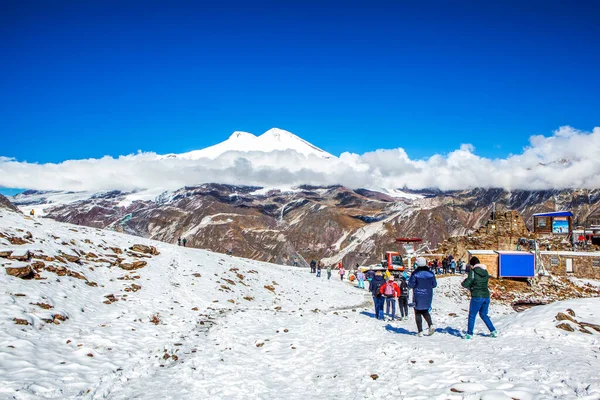 Scenic View Mountainous Landscape Tourists Dombay Russia — Stock Photo, Image