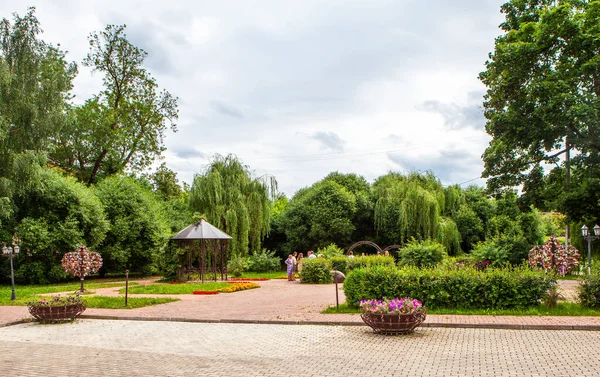Düğün Sarayı Nın Avlusunda Bir Meydan Smolensk Çekim Tarihi Temmuz — Stok fotoğraf