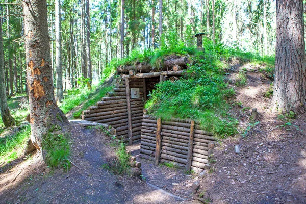 Ławce Rezerwowych Garderobą Pomnik Historyczny Obwód Кууутерселк 1944 Wieś Лебязье — Zdjęcie stockowe