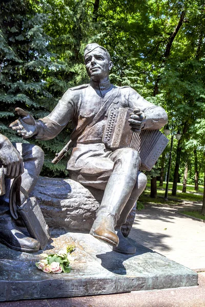 Smolensk Rusia Julio 2020 Foto Monumento Alexander Tvardovsky Vasily Turkin — Foto de Stock