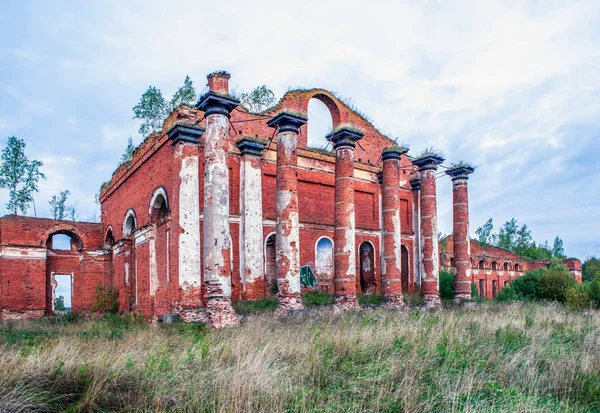 Schilderachtig Uitzicht Oude Bakstenen Gebouw Ruïnes — Stockfoto