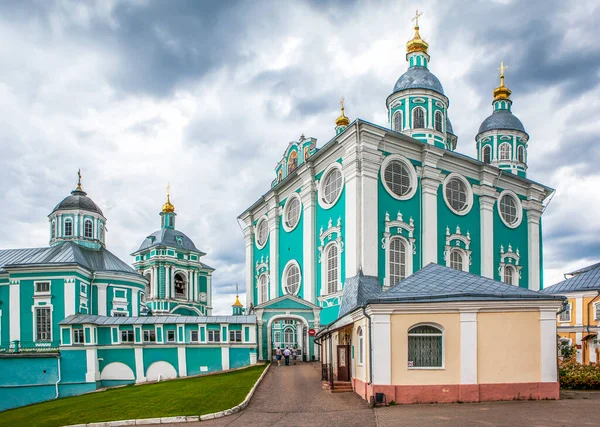 Trettondagskatedralen Klocktornet Katedralen Vagnsskjulet Och Stiftsförvaltningen Katedralbergets Ensemble Smolensk Ryssland — Stockfoto