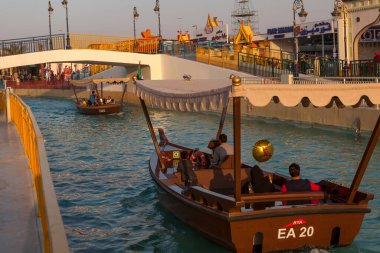 DUBAI, BİRLİK ARAB EMIRATES - 23 Aralık 2014: Fair Global Village (Dünya Köyü)