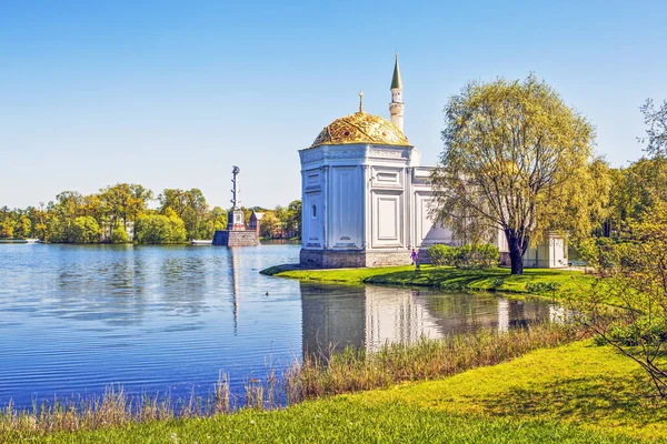 Tsarskoye Selo Ryssland Maj 2019 Foto Stor Damm Och Paviljong — Stockfoto