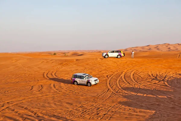 ドバイ アラブ首長国連邦 2014年12月20日 砂漠の夕日の写真 — ストック写真