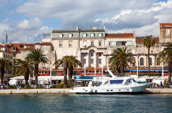 Split Croatia May 2019 Photo Colorful View Sea Old Town — Stock Photo, Image