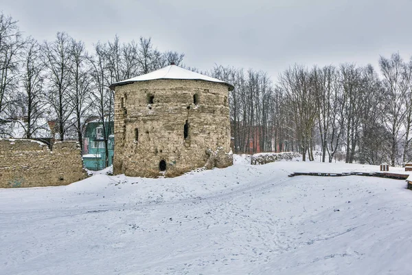 Старая Заброшенная Деревянная Крепость Зимой — стоковое фото