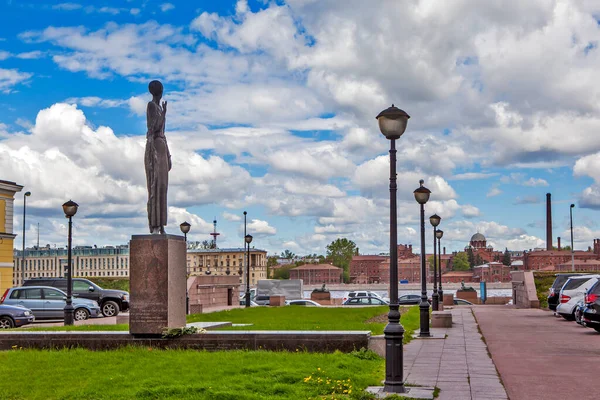 Monumento Anna Akhmatova San Petersburgo Terraplén Robespierre Rusia Fecha Rodaje —  Fotos de Stock