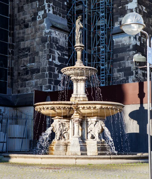 Fontana San Pietro Koln Germania 2018 — Foto Stock
