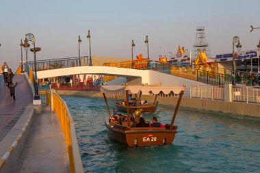 DUBAI, BİRLİK ARAB EMIRATES - 23 Aralık 2014: Fair Global Village (Dünya Köyü)