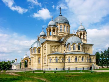 Kutsal Haç Katedrali. Verkhoturye, Sverdlovsk bölgesi. Çekim tarihi: 24 Haziran 2011