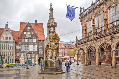 BREmen, Almanya - 1 Mayıs 2018: Market Meydanı 'ndaki Roland Heykeli Fotoğrafı.