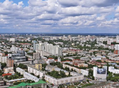 Şehir manzarası. Vysotsky gökdeleninden görüntü. Ekaterinburg 'da. Çekim tarihi: 24 Temmuz 2012