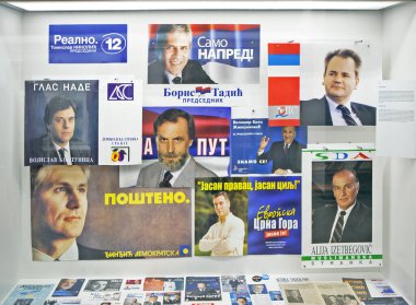 BELGRAD, SERBIA - MAYIS 01, 2019: Seçim kampanyası posterleri