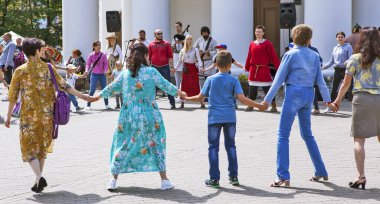 Belediyedeki hafta sonu kültürel etkinlikleri. Minsk. Belarus. Çekim tarihi 14 Temmuz 2018.