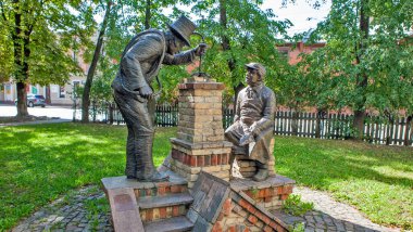 RIGA, LATVIA - 22 AĞUSTOS 2018: baca temizleme anıtı fotoğrafı. Heykel grubu 