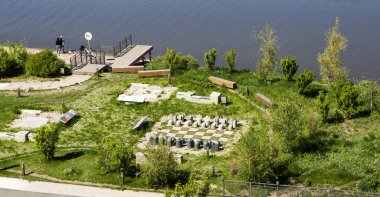 Nehrin güzel yaz manzarası  